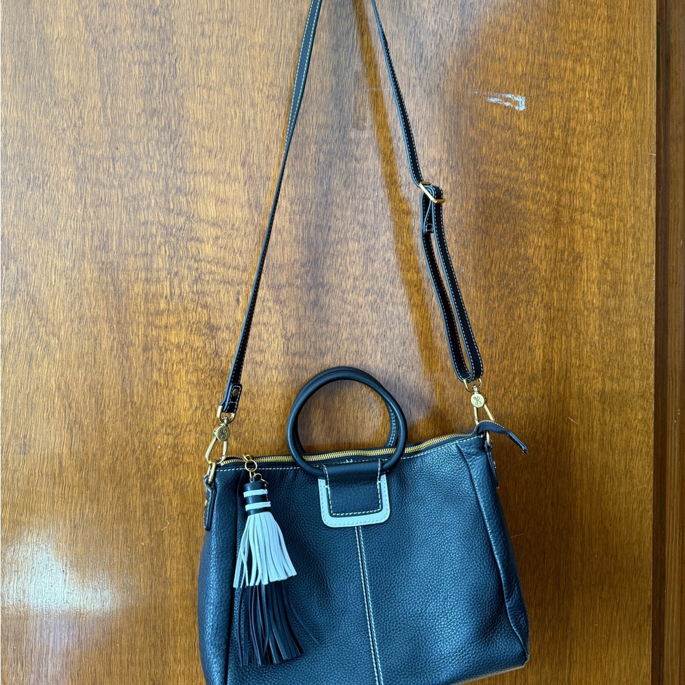 Hobo Shelia BagElegant Black Leather Handbag